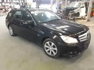 Veículo de Sucata mercedes                                           clase c familiar                                                                                                                                                                                                                                           2.1 cdi                                                                                                                                                                                                                                                    do ano 2011 alimentado 651913