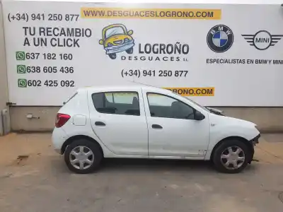 Veicolo di demolizione dacia sandero 1.2 16v dell'anno 2015 alimentato d4f734
