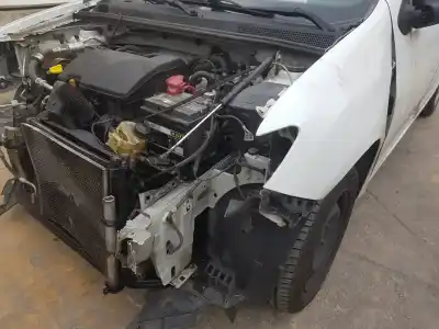 Veicolo di demolizione dacia sandero 1.2 16v dell'anno 2015 alimentato d4f734