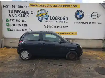 Veicolo di demolizione lancia ypsilon (101) 1.4 16v platino dell'anno 2003 alimentato 843a1000