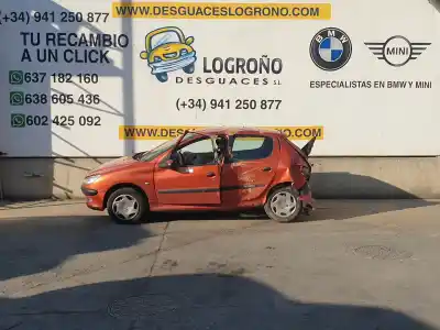 Veículo de Sucata peugeot                                            206 berlina                                                                                                                                                                                                                                                1.6                                                                                                                                                                                                                                                        do ano 2000 alimentado nfz