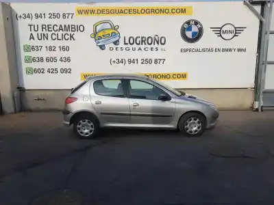 Veicolo di demolizione peugeot                                            206 berlina                                                                                                                                                                                                                                                1.4 hdi                                                                                                                                                                                                                                                    dell'anno 2004 alimentato 8hx