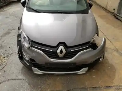 Véhicule à la ferraille renault   de l'année 2018 alimenté h5f408