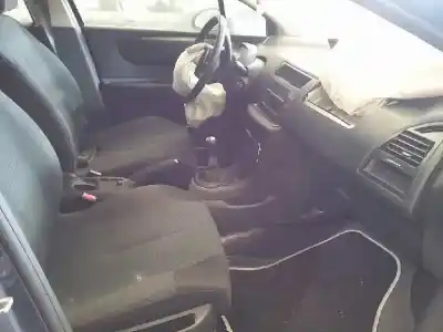 Scrapping Vehicle citroen c4 berlina 1.6 16v hdi of the year 2005 powered 9hx