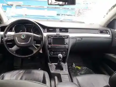 Veículo de Sucata skoda superb combi 2.0 tdi dpf do ano 2011 alimentado cffb