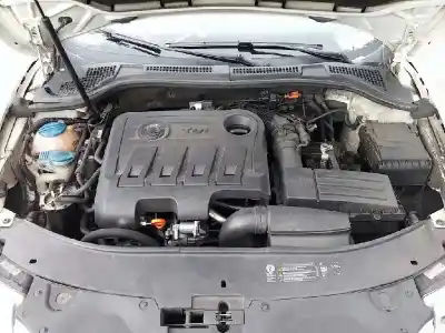 Veículo de Sucata skoda superb combi 2.0 tdi dpf do ano 2011 alimentado cffb