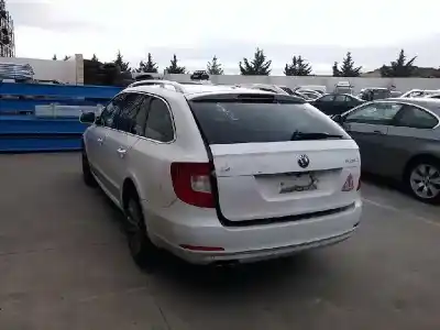 Veículo de Sucata skoda superb combi 2.0 tdi dpf do ano 2011 alimentado cffb