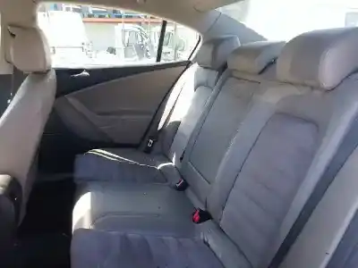 Veículo de Sucata volkswagen passat berlina 2.0 tdi do ano 2005 alimentado bkp