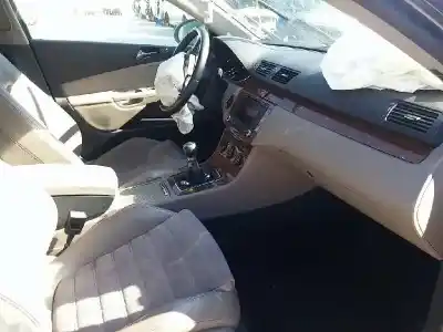 Veículo de Sucata volkswagen passat berlina 2.0 tdi do ano 2005 alimentado bkp