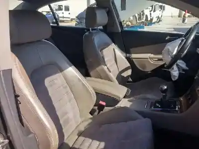 Veículo de Sucata volkswagen passat berlina 2.0 tdi do ano 2005 alimentado bkp