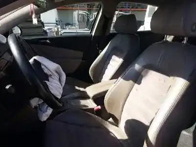 Veículo de Sucata volkswagen passat berlina 2.0 tdi do ano 2005 alimentado bkp