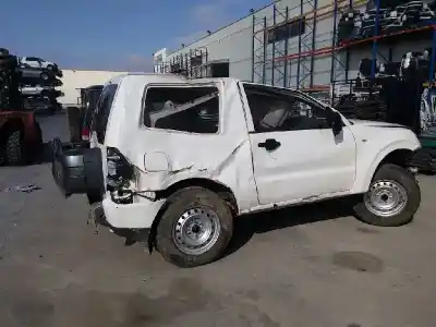 Здавання транспортного засобу mitsubishi montero (v60/v70) 3.2 di-d all-four року 2010 потужний 4m41