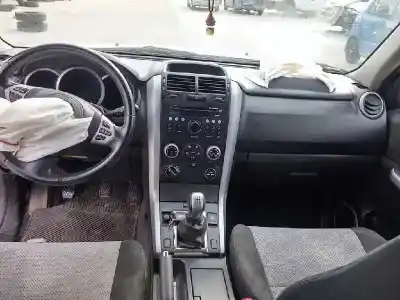 Scrapping Vehicle suzuki grand vitara ii (jt, te, td) 1.9 ddis a las 4 ruedas (jt419, td44, jb419wd, jb419xd) of the year 2009 powered f9q