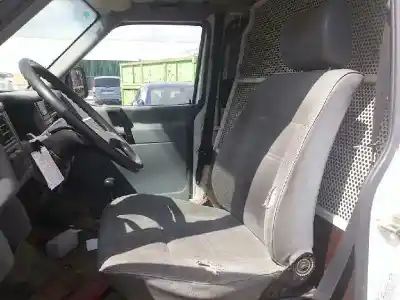 Здавання транспортного засобу volkswagen t4 bus (mod. 1991) 1.9 d caravelle року 1995 потужний 1x