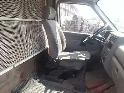 Здавання транспортного засобу volkswagen t4 bus (mod. 1991) 1.9 d caravelle року 1995 потужний 1x