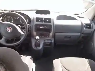 Véhicule à la ferraille fiat scudo combi 2.0 16v jtdm de l'année 2014 alimenté rh02