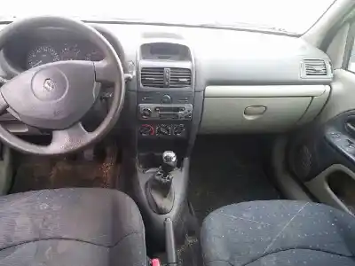 Veículo de Sucata renault clio ii (bb_, cb_) 1.5 dci (b/cb08) do ano 2001 alimentado k9k702