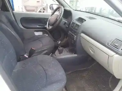 Veículo de Sucata renault clio ii (bb_, cb_) 1.5 dci (b/cb08) do ano 2001 alimentado k9k702