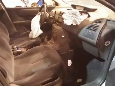 Verschrottungsfahrzeug citroen c4 berlina 1.6 16v hdi des jahres 2006 angetrieben 9hx