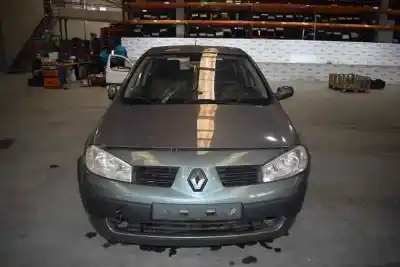 Veículo de Sucata renault megane ii sedán (lm0/1_) 1.9 dci (lm0g lm1g lm2c) do ano 2004 alimentado f9q800