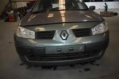Veículo de Sucata renault megane ii sedán (lm0/1_) 1.9 dci (lm0g lm1g lm2c) do ano 2004 alimentado f9q800