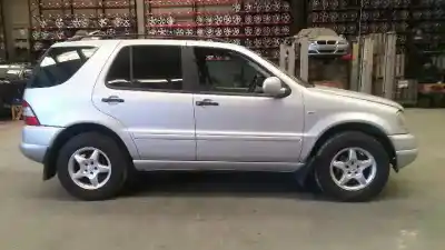 Veicolo di demolizione mercedes-benz clase m (w163) ml 270 cdi (163.113) dell'anno 2001 alimentato 612963
