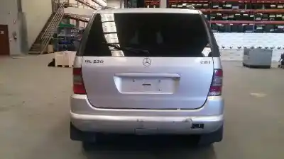Veicolo di demolizione mercedes-benz clase m (w163) ml 270 cdi (163.113) dell'anno 2001 alimentato 612963