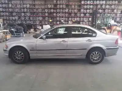 Scrapping Vehicle bmw 3 (e46) 320 i of the year 2000 powered 226s1