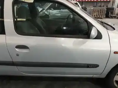 Sloopvoertuig renault clio ii (bb_, cb_) 1.2 16v (bb05, bb0w, bb11, bb27, bb2t, bb2u, bb2v, cb05,... van het jaar 2001 aangedreven d4f712