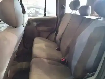 Vehicul casat jeep cherokee (kj) 2.5 crd 4x4 al anului 2002 alimentat enj