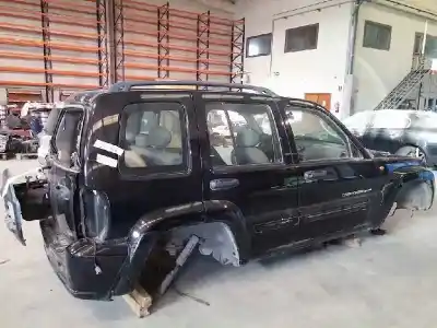 Vehicul casat jeep cherokee (kj) 2.5 crd 4x4 al anului 2002 alimentat enj