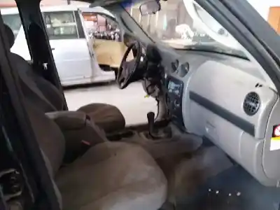 Vehicul casat jeep cherokee (kj) 2.5 crd 4x4 al anului 2002 alimentat enj