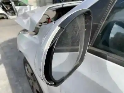 Veículo de Sucata hyundai i30 1.6 crdi 90 classic do ano 2011 alimentado d4fb