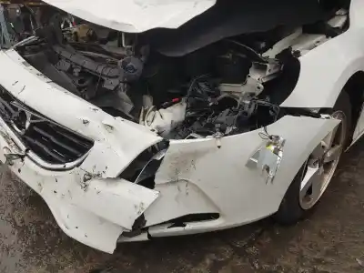 Veículo de Sucata volvo v40 1.6 diesel cat do ano 2013 alimentado d4162t