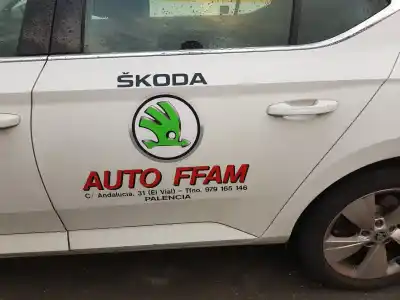 Verschrottungsfahrzeug skoda superb 2.0 tdi des jahres 2017 angetrieben crlb