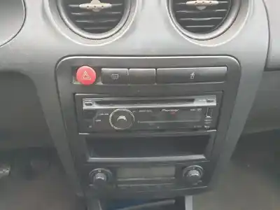 Veículo de Sucata seat ibiza (6l1) 1.9 tdi do ano 2005 alimentado axr