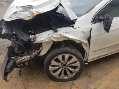Veículo de Sucata volkswagen passat cc 2.0 tdi do ano 2016 alimentado cuvc