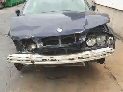 Scrapping Vehicle bmw 3 (e46) 320 i of the year 2000 powered 226s1