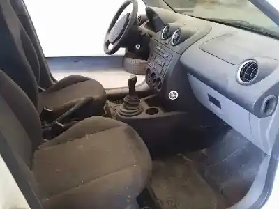 Veicolo di demolizione ford fiesta v (jh_, jd_) 1.6 16v dell'anno 2002 alimentato fyja