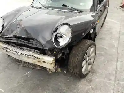 Scrapping Vehicle mini mini (r50,r53) cooper of the year 2003 powered w10b16a
