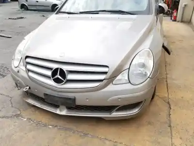 Здавання транспортного засобу mercedes-benz clase r (w251, v251) r 320 cdi 4-matic (251.022, 251.122) року 2006 потужний 642950