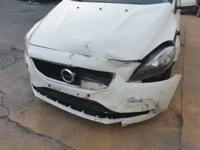 Veículo de Sucata volvo v40 cross country 2.0 d do ano 2016 alimentado d4204t8