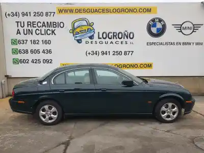 Здавання транспортного засобу jaguar                                             stype                                                                                                                                                                                                                                                      3.0 v6 року 2000 потужний jv6