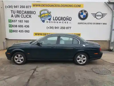 Здавання транспортного засобу jaguar                                             stype                                                                                                                                                                                                                                                      3.0 v6 року 2000 потужний jv6