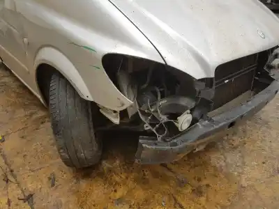 Véhicule à la ferraille mercedes-benz vito basickombi 639 111 cdi compacto 639.601 de l'année 2005 alimenté 646982