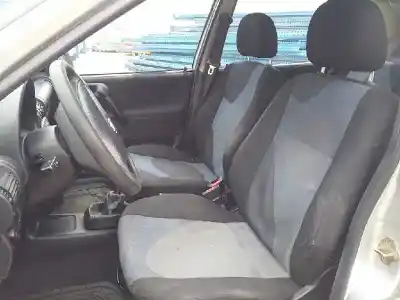 Veicolo di demolizione opel corsa b 1.0 12v dell'anno 2000 alimentato x10xe