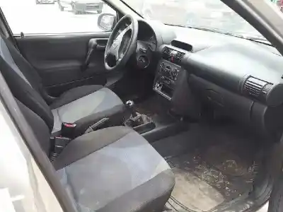 Veicolo di demolizione opel corsa b 1.0 12v dell'anno 2000 alimentato x10xe