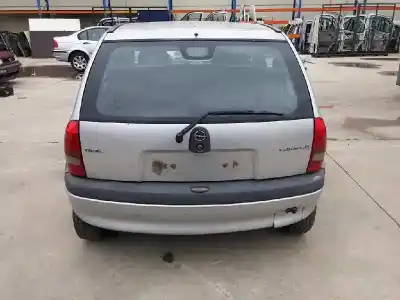 Veicolo di demolizione opel corsa b 1.0 12v dell'anno 2000 alimentato x10xe