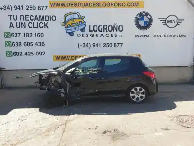 Veículo de Sucata peugeot 308 access do ano 2013 alimentado 9h06