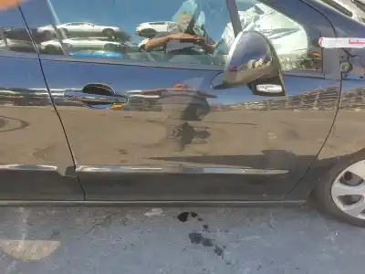 Veículo de Sucata peugeot 308 access do ano 2013 alimentado 9h06